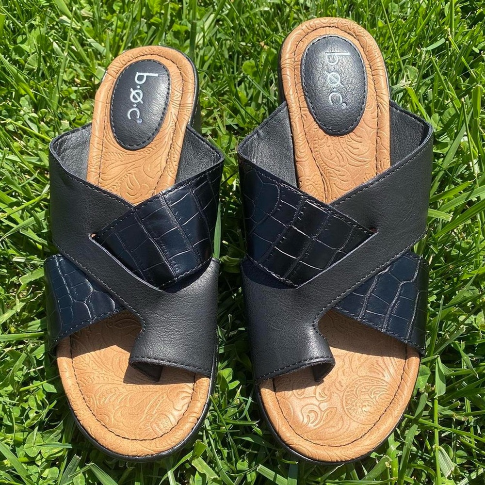 New BOC Black Solid/Alligator Print Criss Cross Strap Slip On Summer Sandal Sz 7